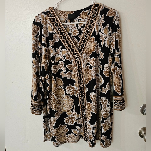 Tops - Floral V-Neck Women's Top - Black and Tan